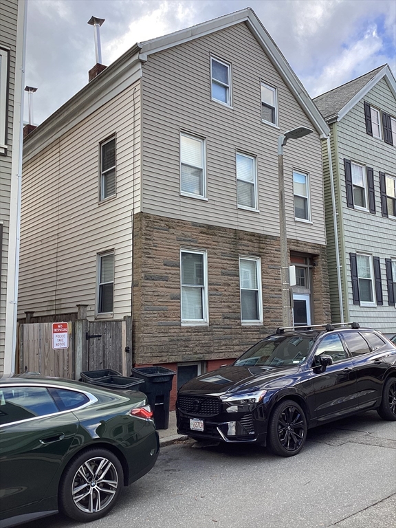 27 Jenkins St, Boston, Massachusetts, 4 Bedrooms Bedrooms, 13 Rooms Rooms,2 BathroomsBathrooms,Residential Income,For Sale,Jenkins St,73468805