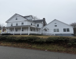 18 Avon St, Reading, Massachusetts, 3 Bedrooms Bedrooms, 5 Rooms Rooms,1 BathroomBathrooms,Residential Lease,For Rent,Avon St,73468807