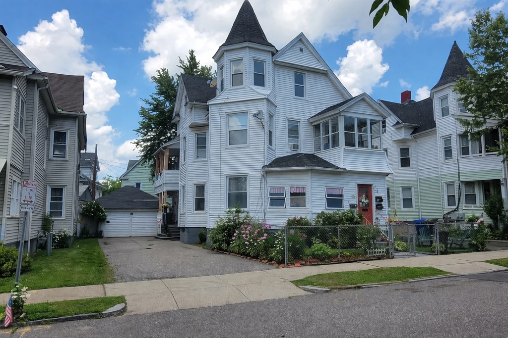 68 Waverly Street, Springfield, Massachusetts, 2 Bedrooms Bedrooms, 5 Rooms Rooms,1 BathroomBathrooms,Residential Lease,For Rent,Waverly Street,73468841