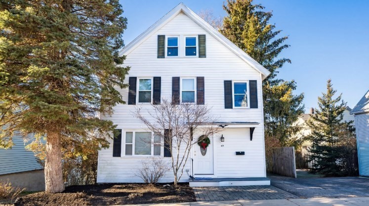 49 Spruce St, Winchester, Massachusetts, 3 Bedrooms Bedrooms, 7 Rooms Rooms,1.5 BathroomsBathrooms,Residential,For Sale,Spruce St,73468847