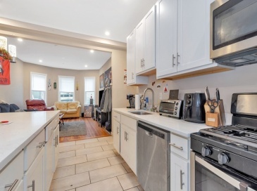 228 Calumet St, Boston, Massachusetts, 4 Bedrooms Bedrooms, 7 Rooms Rooms,2 BathroomsBathrooms,Residential Lease,For Rent,Calumet St,73311512