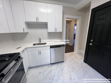 100 Longwood, Brookline, Massachusetts, 3 Bedrooms Bedrooms, 6 Rooms Rooms,1 BathroomBathrooms,Residential Lease,For Rent,Longwood,73468866 100 Longwood, Brookline, Massachusetts, 3 Bedrooms Bedrooms, 6 Rooms Rooms,1 BathroomBathrooms,Residential Lease,For Rent,Longwood,73468866