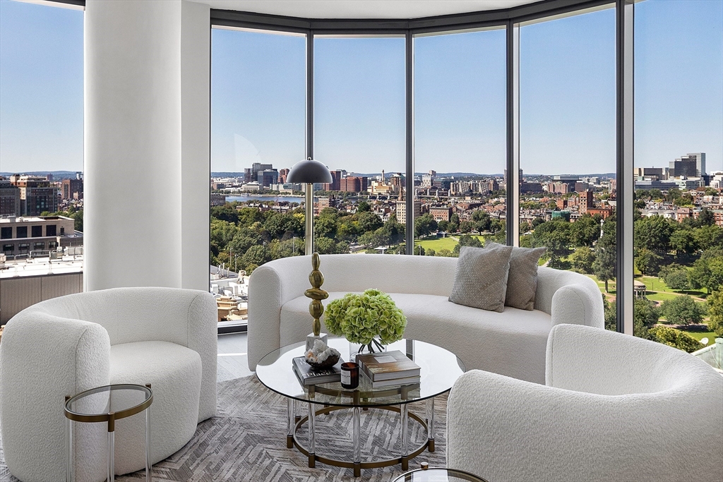 55 Lagrange St, Boston, Massachusetts, 2 Bedrooms Bedrooms, 5 Rooms Rooms,2 BathroomsBathrooms,Residential,For Sale,Lagrange St,73468869