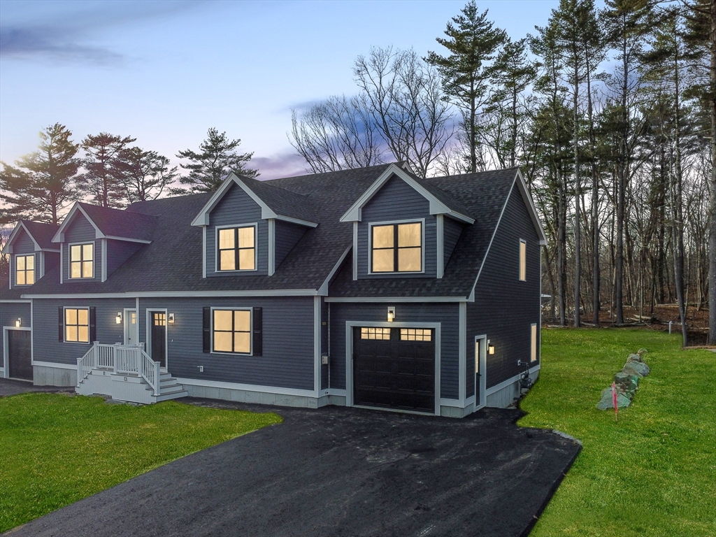 13 Main Street, Newbury, Massachusetts, 3 Bedrooms Bedrooms, 5 Rooms Rooms,2.5 BathroomsBathrooms,Residential,For Sale,Main Street,73468837