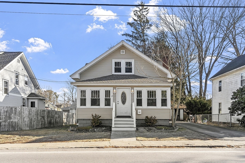 12 Brown St, Maynard, Massachusetts, 3 Bedrooms Bedrooms, 8 Rooms Rooms,2.5 BathroomsBathrooms,Residential,For Sale,Brown St,73468898