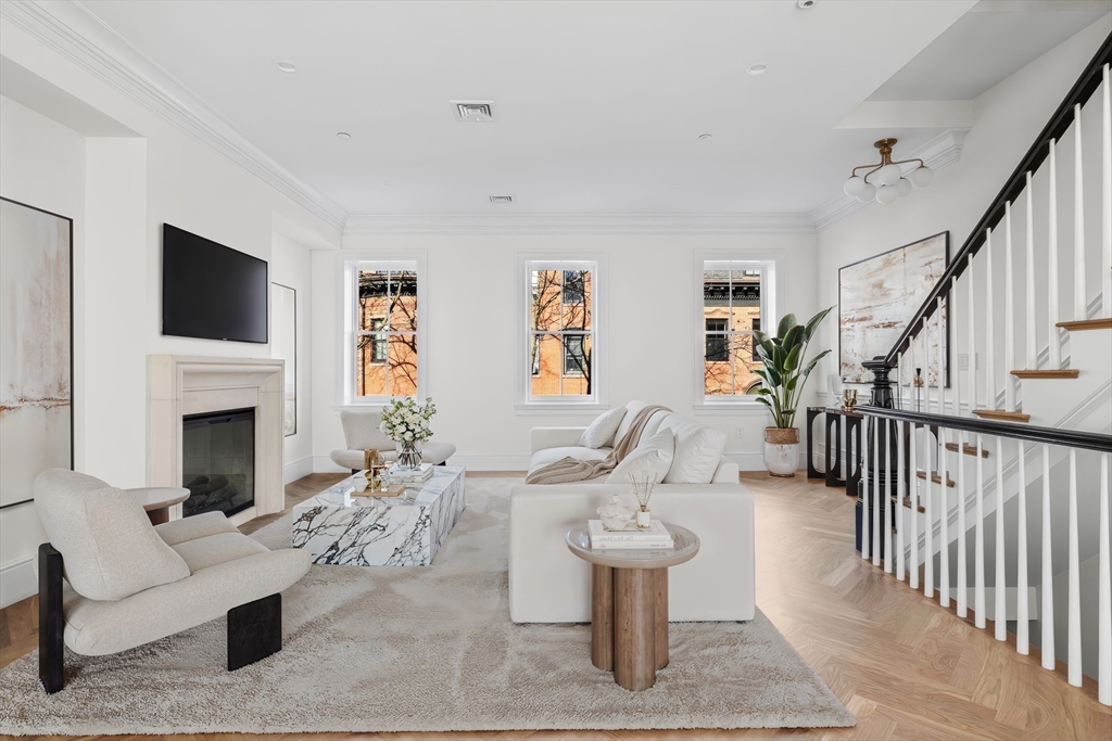 18 Milford, Boston, Massachusetts, 2 Bedrooms Bedrooms, 5 Rooms Rooms,2.5 BathroomsBathrooms,Residential,For Sale,Milford,73364306