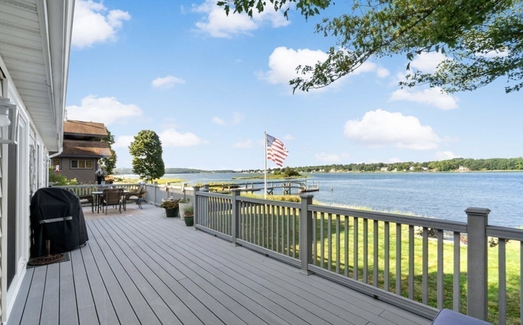 22 Riverside Drive, Berkley, Massachusetts, 2 Bedrooms Bedrooms, 6 Rooms Rooms,1 BathroomBathrooms,Residential,For Sale,Riverside Drive,73455395