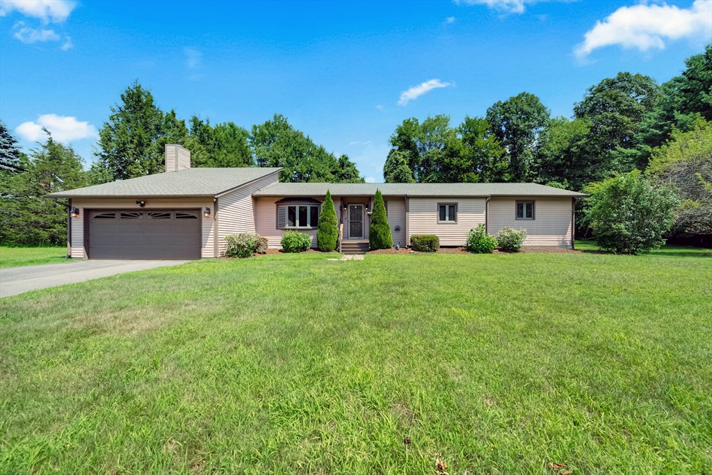 5 Country View Ln, Granby, Massachusetts, 3 Bedrooms Bedrooms, 8 Rooms Rooms,2 BathroomsBathrooms,Residential,For Sale,Country View Ln,73409293
