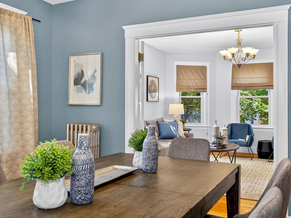 58 Forest Hills St, Boston, Massachusetts, 2 Bedrooms Bedrooms, 5 Rooms Rooms,1 BathroomBathrooms,Residential,For Sale,Forest Hills St,73396904