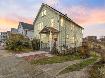 86-88 Laurel Street, Lynn, Massachusetts, 4 Bedrooms Bedrooms, 10 Rooms Rooms,2 BathroomsBathrooms,Residential Income,For Sale,Laurel Street,73457913