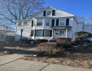 82 Kenoza Ave, Haverhill, Massachusetts, 2 Bedrooms Bedrooms, 4 Rooms Rooms,1 BathroomBathrooms,Residential Lease,For Rent,Kenoza Ave,73468964
