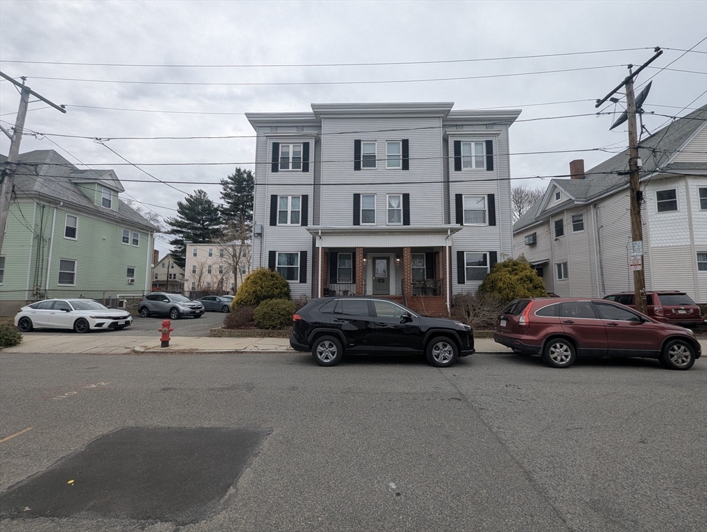 22 Auburn St, Malden, Massachusetts, 3 Bedrooms Bedrooms, 6 Rooms Rooms,1 BathroomBathrooms,Residential Lease,For Rent,Auburn St,73468985