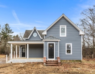 233 Central St, Foxboro, Massachusetts, 3 Bedrooms Bedrooms, 8 Rooms Rooms,2 BathroomsBathrooms,Residential,For Sale,Central St,73469119