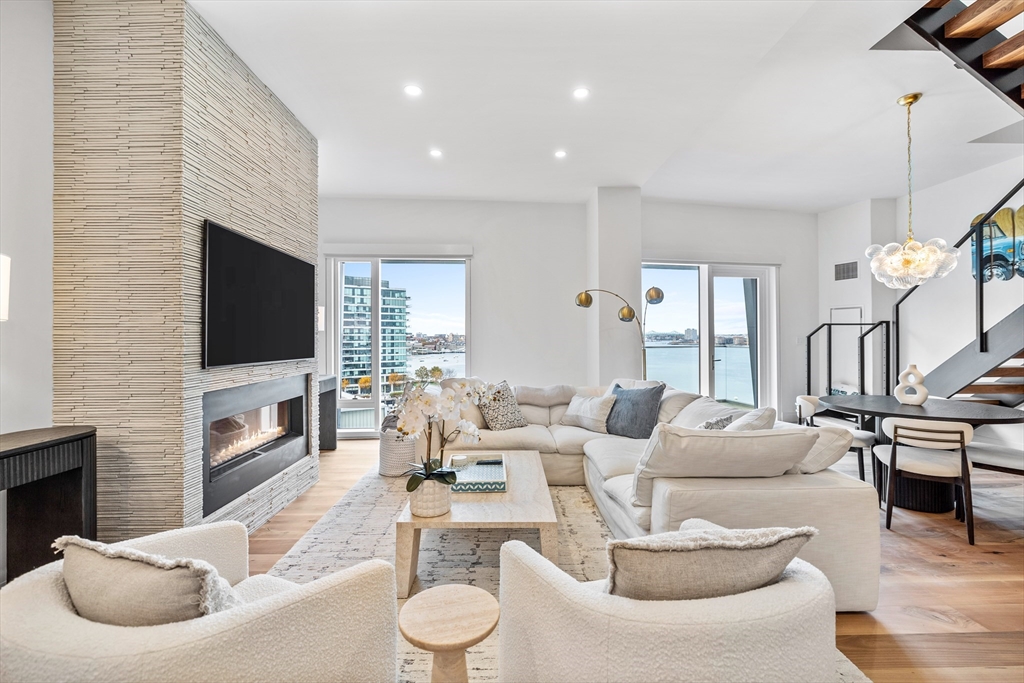 300 Pier 4 Blvd, Boston, Massachusetts, 2 Bedrooms Bedrooms, 6 Rooms Rooms,2.5 BathroomsBathrooms,Residential,For Sale,Pier 4 Blvd,73469022
