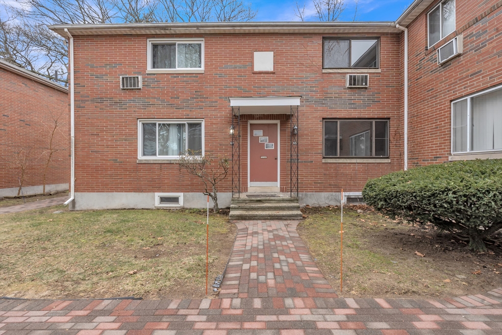 65 Bishop Drive, Framingham, Massachusetts, 2 Bedrooms Bedrooms, 5 Rooms Rooms,1 BathroomBathrooms,Residential,For Sale,Bishop Drive,73469080