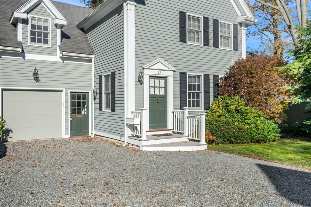 33 Pleasant St, Manchester, Massachusetts, 3 Bedrooms Bedrooms, 7 Rooms Rooms,2.5 BathroomsBathrooms,Residential,For Sale,Pleasant St,73446538