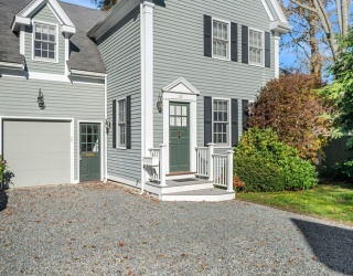 33 Pleasant St, Manchester, Massachusetts, 3 Bedrooms Bedrooms, 7 Rooms Rooms,2.5 BathroomsBathrooms,Residential,For Sale,Pleasant St,73446538