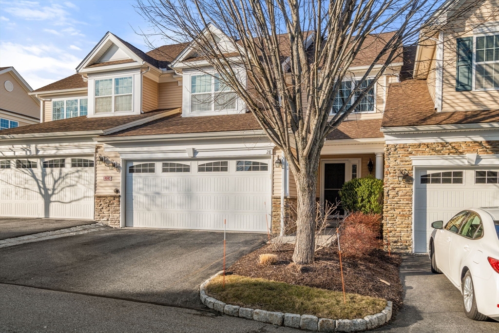 28 Bowood Ln, Marlborough, Massachusetts, 3 Bedrooms Bedrooms, 6 Rooms Rooms,2.5 BathroomsBathrooms,Residential,For Sale,Bowood Ln,73469241