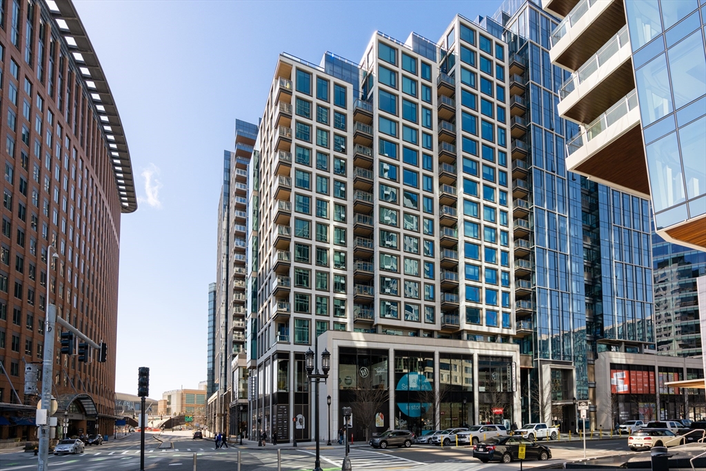 135 Seaport Blvd, Boston, Massachusetts, 2 Bedrooms Bedrooms, 4 Rooms Rooms,2.5 BathroomsBathrooms,Residential,For Sale,Seaport Blvd,73469165