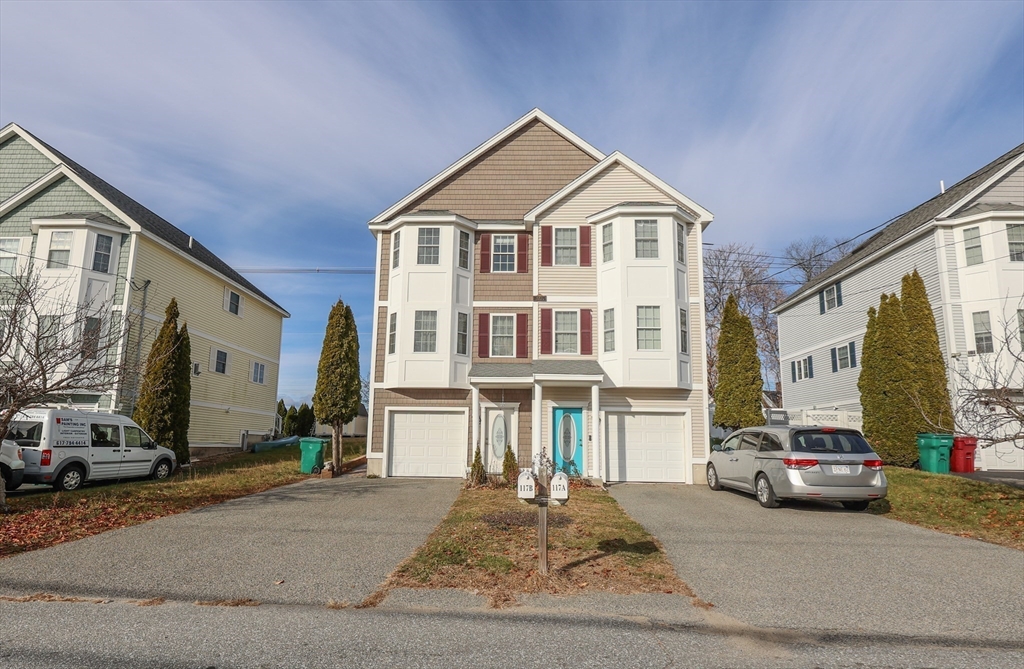 117 Manchester St, Lowell, Massachusetts, 3 Bedrooms Bedrooms, 6 Rooms Rooms,2.5 BathroomsBathrooms,Residential Lease,For Rent,Manchester St,73469187