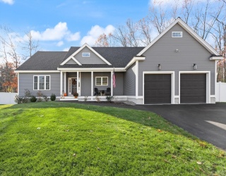 44 Methuen Road, Dracut, Massachusetts, 3 Bedrooms Bedrooms, 6 Rooms Rooms,3 BathroomsBathrooms,Residential,For Sale,Methuen Road,73456502