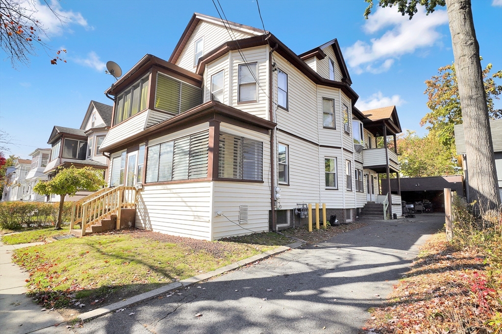 22-24 Ainsworth St, Springfield, Massachusetts, 4 Bedrooms Bedrooms, 14 Rooms Rooms,2 BathroomsBathrooms,Residential Income,For Sale,Ainsworth St,73447298