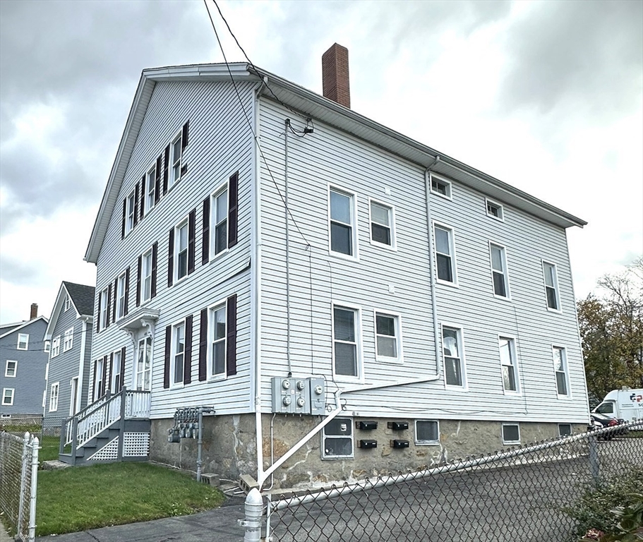 455 Peckham St, Fall River, Massachusetts, 1 Bedroom Bedrooms, 3 Rooms Rooms,1 BathroomBathrooms,Residential Lease,For Rent,Peckham St,73454256