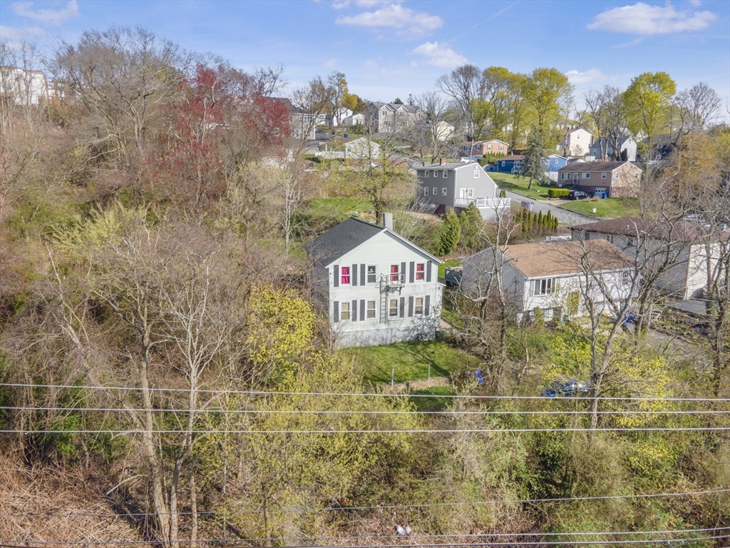 409 Crescent St, Fall River, Massachusetts, 4 Bedrooms Bedrooms, 12 Rooms Rooms,2 BathroomsBathrooms,Residential Income,For Sale,Crescent St,73365737