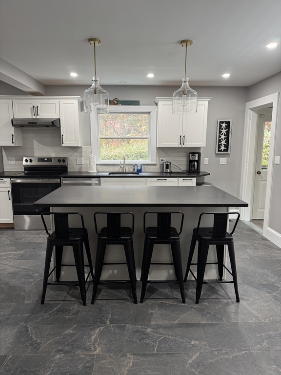 18 Granite Street, Rockport, Massachusetts, 3 Bedrooms Bedrooms, 7 Rooms Rooms,1.5 BathroomsBathrooms,Residential,For Sale,Granite Street,73460194