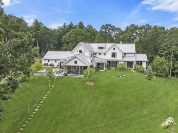 15 Wilsondale Street, Dover, Massachusetts, 6 Bedrooms Bedrooms, 13 Rooms Rooms,6 BathroomsBathrooms,Residential,For Sale,Wilsondale Street,73370276