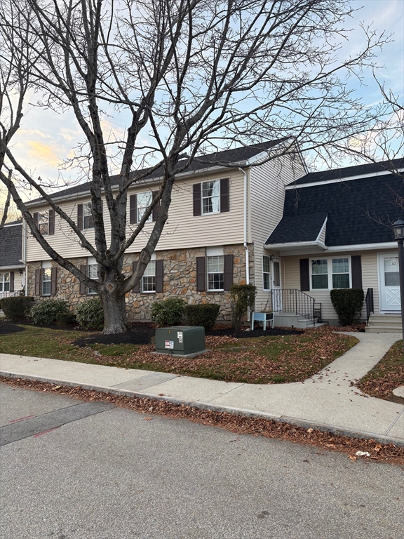 44 Pamela Lane, Amesbury, Massachusetts, 3 Bedrooms Bedrooms, 7 Rooms Rooms,2.5 BathroomsBathrooms,Residential,For Sale,Pamela Lane,73460336