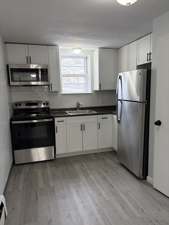 85 Trapelo, Waltham, Massachusetts, 1 Bedroom Bedrooms, 3 Rooms Rooms,1 BathroomBathrooms,Residential Lease,For Rent,Trapelo,73465401