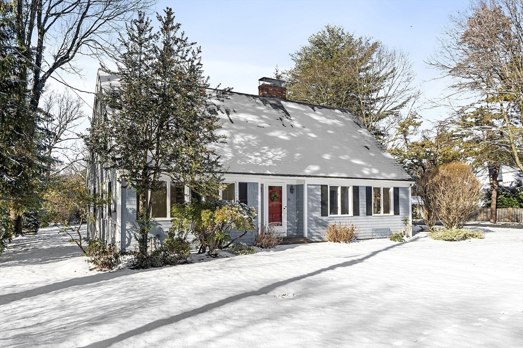 35 Chestnut St, Concord, Massachusetts, 4 Bedrooms Bedrooms, 8 Rooms Rooms,2 BathroomsBathrooms,Residential,For Sale,Chestnut St,73459922