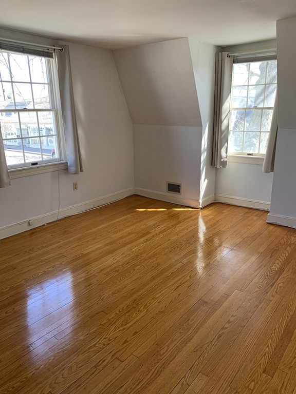 59 Atlantic Ave., Marblehead, Massachusetts, 2 Bedrooms Bedrooms, 4 Rooms Rooms,1 BathroomBathrooms,Residential Lease,For Rent,Atlantic Ave.,73469260