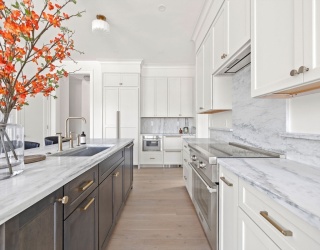 8 Common Court, Lexington, Massachusetts, 4 Bedrooms Bedrooms, 10 Rooms Rooms,5 BathroomsBathrooms,Residential,For Sale,Common Court,73469264