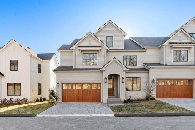 18 Common Court, Lexington, Massachusetts, 4 Bedrooms Bedrooms, 10 Rooms Rooms,5 BathroomsBathrooms,Residential,For Sale,Common Court,73469263