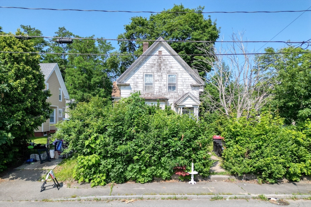 35 Brett St, Brockton, Massachusetts, 4 Bedrooms Bedrooms, 4 Rooms Rooms,4 BathroomsBathrooms,Residential Income,For Sale,Brett St,73469288