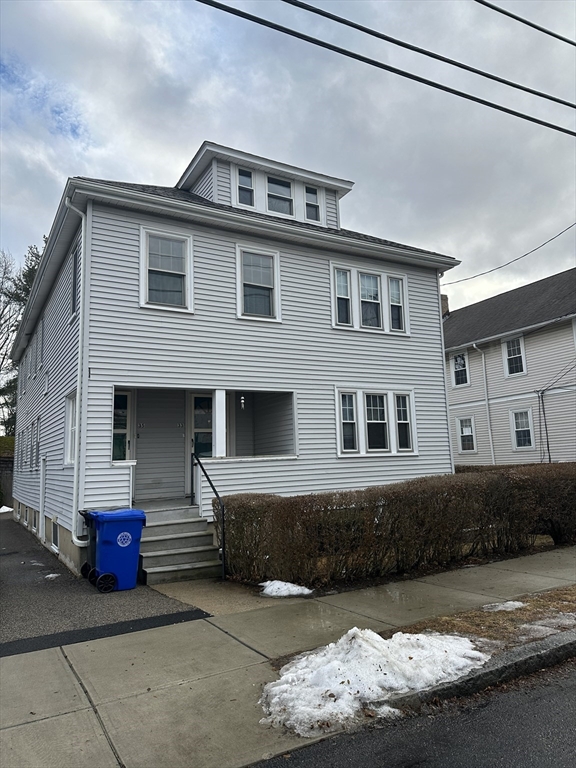33 Amsden St., Arlington, Massachusetts, 2 Bedrooms Bedrooms, 5 Rooms Rooms,1 BathroomBathrooms,Residential Lease,For Rent,Amsden St.,73469301