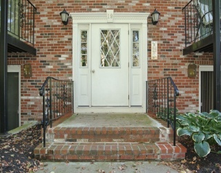 19 Pine St, Canton, Massachusetts, 2 Bedrooms Bedrooms, 6 Rooms Rooms,1 BathroomBathrooms,Residential Lease,For Rent,Pine St,73469298