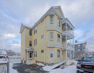 352 Barnes St, Fall River, Massachusetts, 11 Bedrooms Bedrooms, 24 Rooms Rooms,3 BathroomsBathrooms,Residential Income,For Sale,Barnes St,73469351