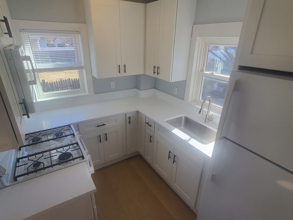 232 North Street, Weymouth, Massachusetts, 4 Bedrooms Bedrooms, 6 Rooms Rooms,1 BathroomBathrooms,Residential Lease,For Rent,North Street,73469386