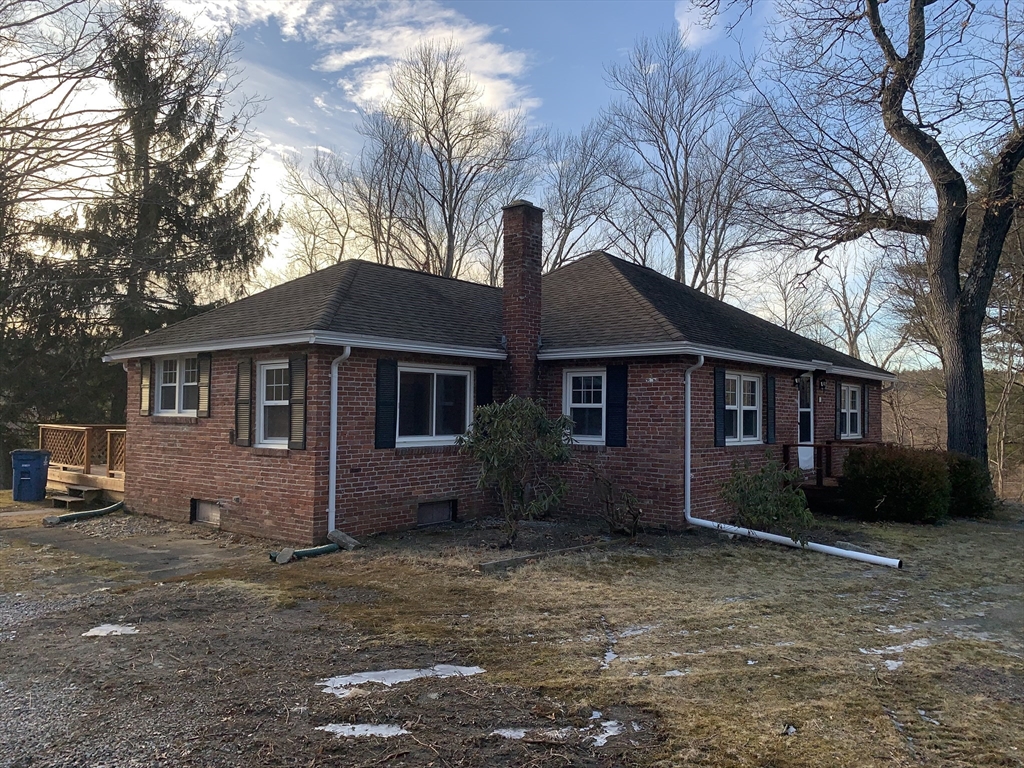 1 Cedar Swamp Road, Monson, Massachusetts, 2 Bedrooms Bedrooms, 6 Rooms Rooms,1 BathroomBathrooms,Residential,For Sale,Cedar Swamp Road,73469406