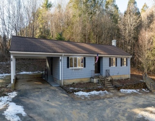 28 Long Hill Rd, Brookfield, Massachusetts, 3 Bedrooms Bedrooms, 8 Rooms Rooms,2 BathroomsBathrooms,Residential,For Sale,Long Hill Rd,73469420