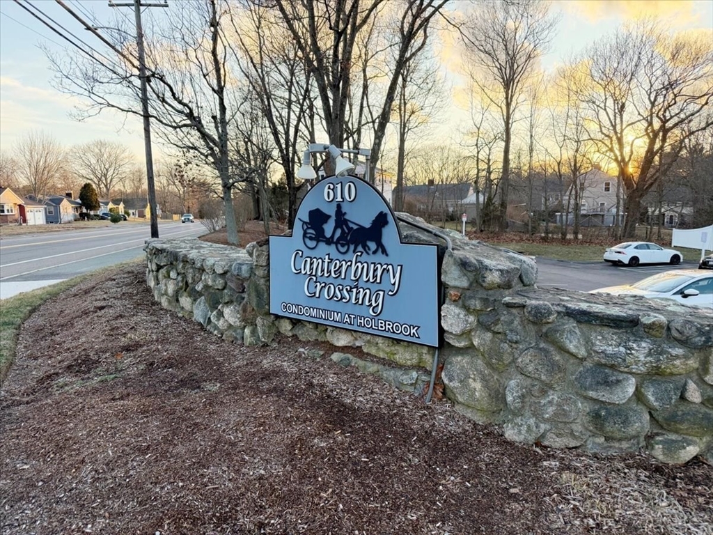 610 South Franklin St, Holbrook, Massachusetts, 2 Bedrooms Bedrooms, 5 Rooms Rooms,2 BathroomsBathrooms,Residential Lease,For Rent,South Franklin St,73469497