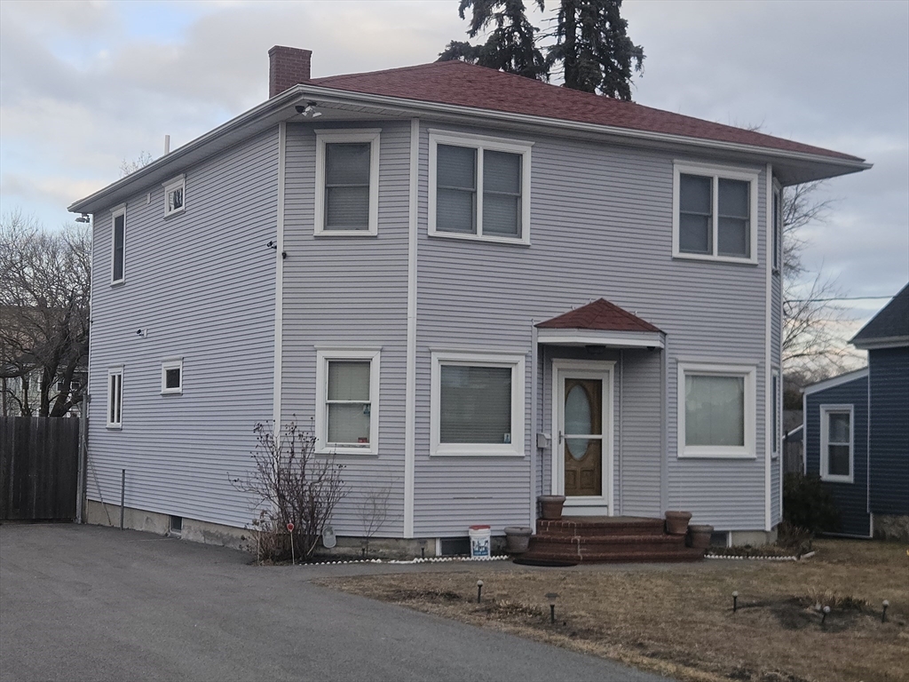 53 Howard Ave, New Bedford, Massachusetts, 5 Bedrooms Bedrooms, 8 Rooms Rooms,2.5 BathroomsBathrooms,Residential,For Sale,Howard Ave,73469457