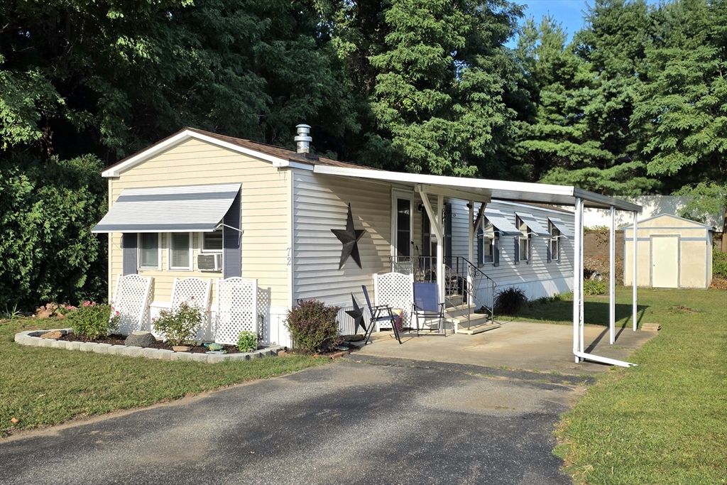 72 Holiday Cir, Chicopee, Massachusetts, 2 Bedrooms Bedrooms, 4 Rooms Rooms,1 BathroomBathrooms,Residential,For Sale,Holiday Cir,73469498