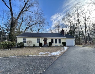75 Marlboro Rd, Southborough, Massachusetts, 3 Bedrooms Bedrooms, 6 Rooms Rooms,1.5 BathroomsBathrooms,Residential Lease,For Rent,Marlboro Rd,73469485
