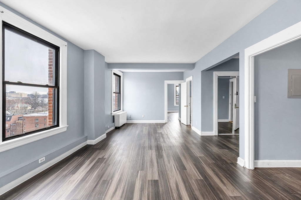 140 Chestnut St, Springfield, Massachusetts, 1 Bedroom Bedrooms, 3 Rooms Rooms,1 BathroomBathrooms,Residential,For Sale,Chestnut St,73469548