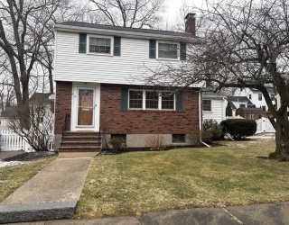 22 Farwell Ave, Boston, Massachusetts, 3 Bedrooms Bedrooms, 7 Rooms Rooms,1.5 BathroomsBathrooms,Residential Lease,For Rent,Farwell Ave,73469565