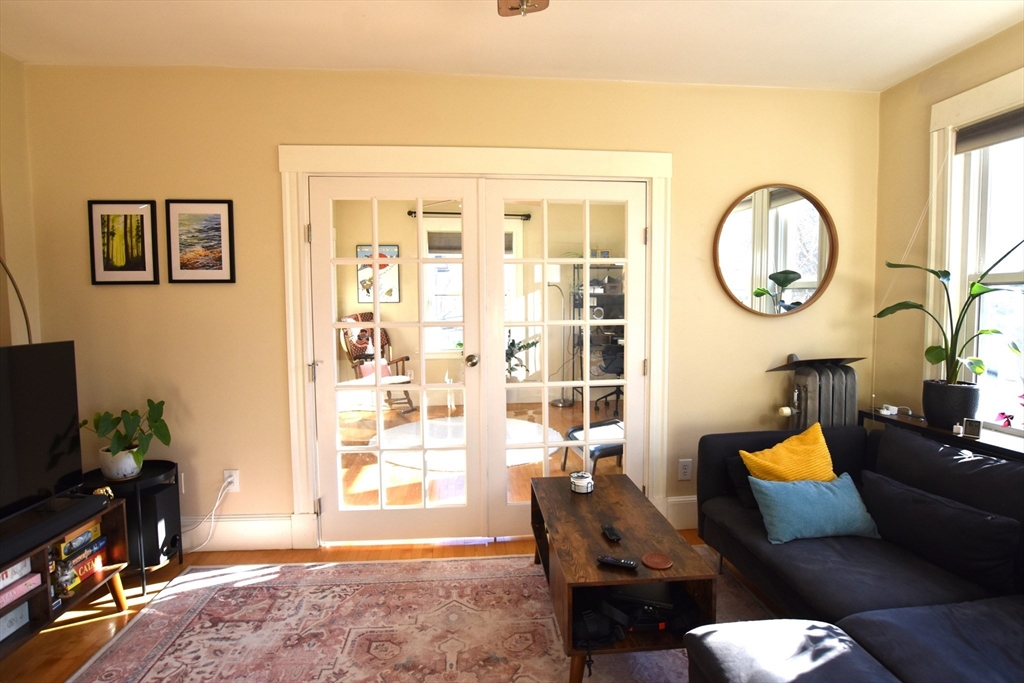 59 Sacramento Street, Cambridge, Massachusetts, 2 Bedrooms Bedrooms, 4 Rooms Rooms,1 BathroomBathrooms,Residential Lease,For Rent,Sacramento Street,73462397